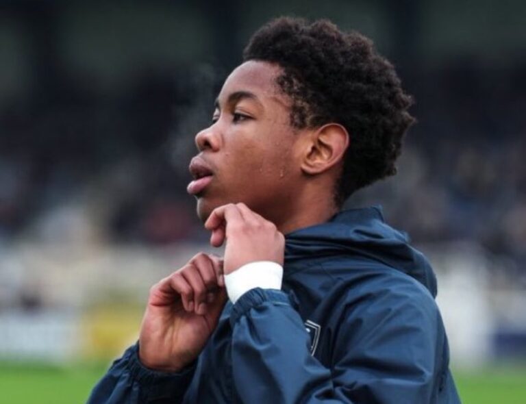 Enzo Kana Biyik la promesa de 18 años que quiere fichar el Manutd