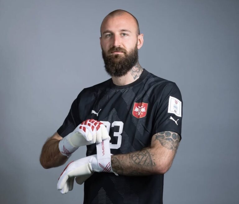 Exclusivo: Manchester United ha incorporado a Vanja Milinković-Savić en su lista de posibles fichajes para la portería.